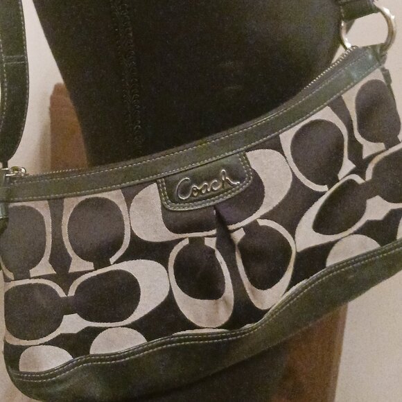 Great Condition Coach Shoulder Bag - Picture 3 of 5